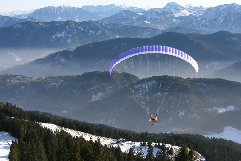 Paragliding from Auli