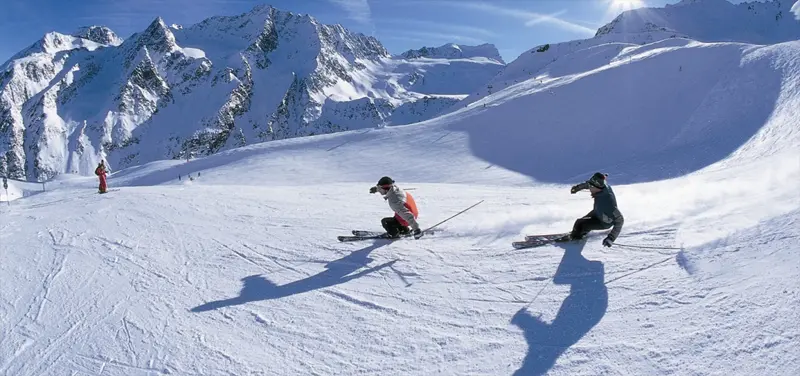 Skiing in Auli